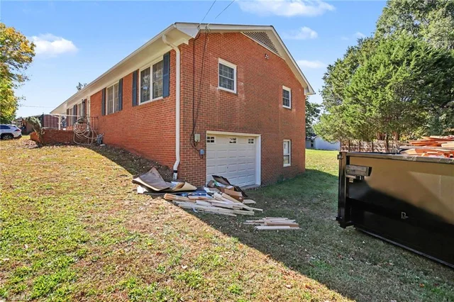 317 Northside Drive, photo 5 of 8