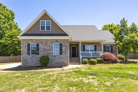 Homes For Sale - 8108 Middleland Drive<br/> Browns Summit, NC 27214