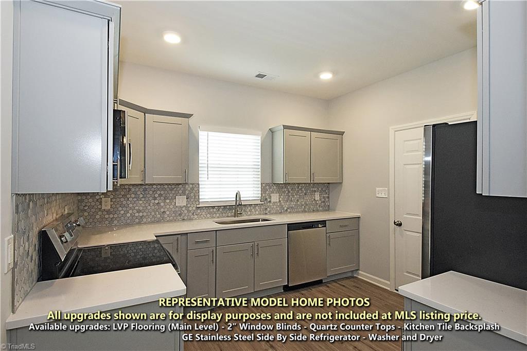 Greensboro, North Carolina 27405, United States, 3 Bedrooms Bedrooms, ,3 BathroomsBathrooms,Residential,Active,181905