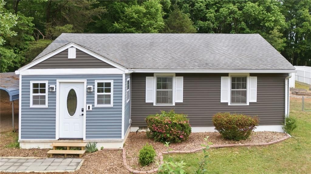 Photo of 135 Pasadena Drive, Winston-Salem, NC 27127 (MLS # 1218356)