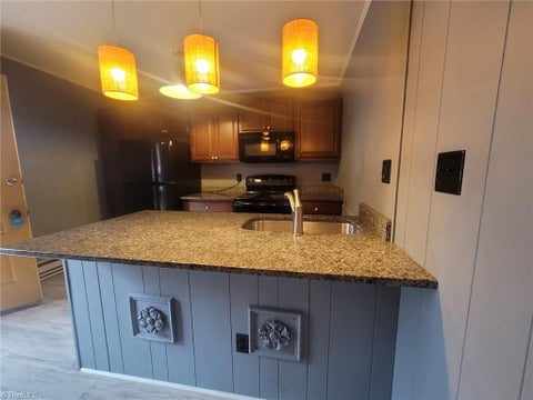 Multifamily For Rent - 4295 Brownsboro Road #03<br/> Forsyth County, Winston-Salem, NC 27106