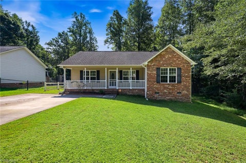 Homes For Sale - 314 Conrad Circle<br/> Thomasville, NC 27360