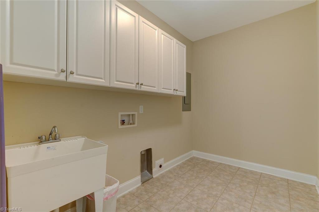 Greensboro, North Carolina 27406, United States, 3 Bedrooms Bedrooms, ,2 BathroomsBathrooms,Residential,Active,170058