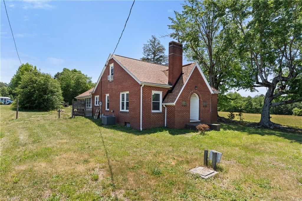 Photo of 5358 Gumtree Road, Winston-Salem, NC 27107 (MLS # 1218465)