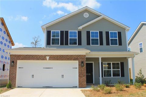 Homes For Sale - 3515 Wilcox Court<br/> Greensboro, NC 27405