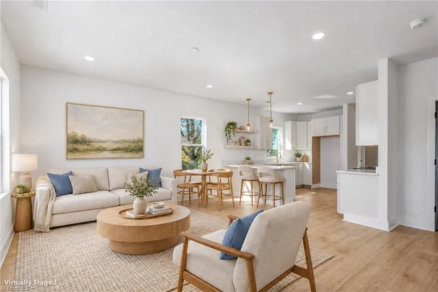 210 Leonard Street, photo 2 of 28