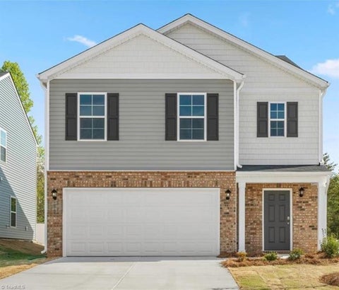 Homes For Sale - 206 Beechwood Circle<br/> Thomasville, NC 27360