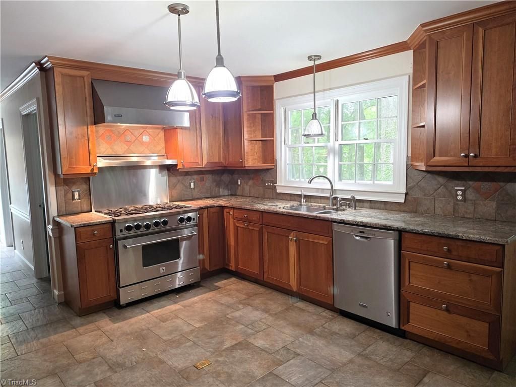Photo of 5140 River Chase Ridge Rdg, Winston-Salem, NC 27104 (MLS # 1217895)