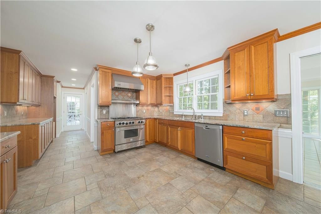 Photo of 5140 River Chase Ridge Rdg, Winston-Salem, NC 27104 (MLS # 1217895)