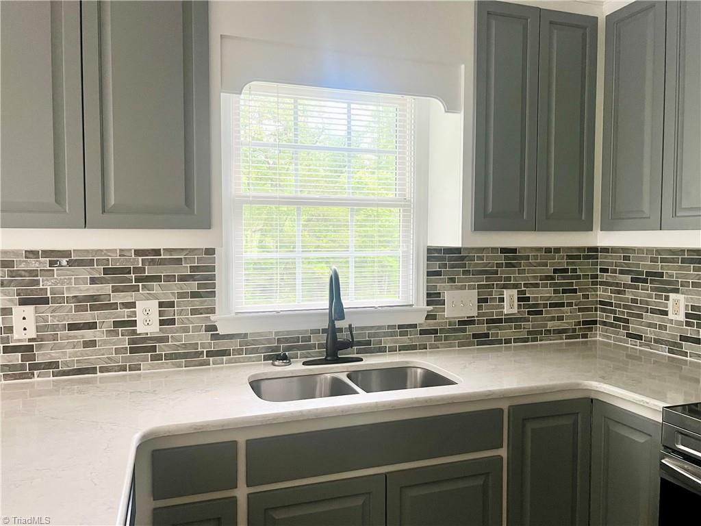 258 S Boyles Street, Pilot Mountain, North Carolina image 12