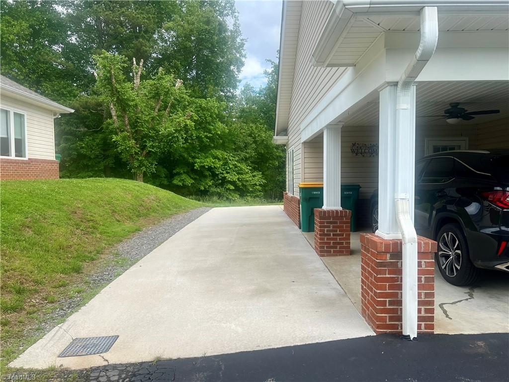 258 S Boyles Street, Pilot Mountain, North Carolina image 4
