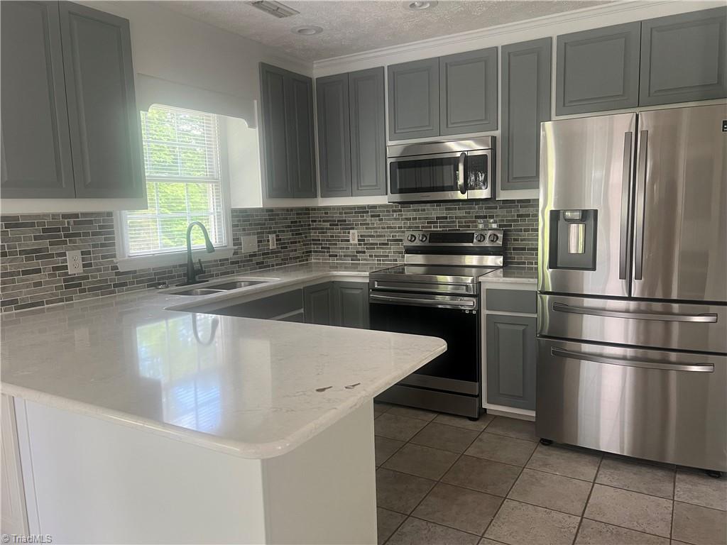258 S Boyles Street, Pilot Mountain, North Carolina image 9