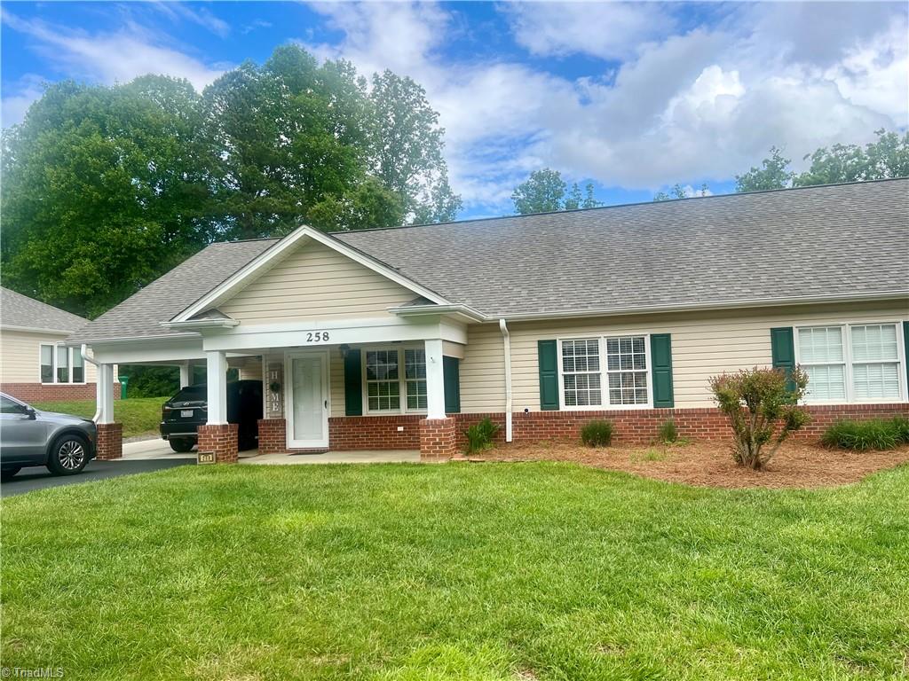 258 S Boyles Street, Pilot Mountain, North Carolina image 1
