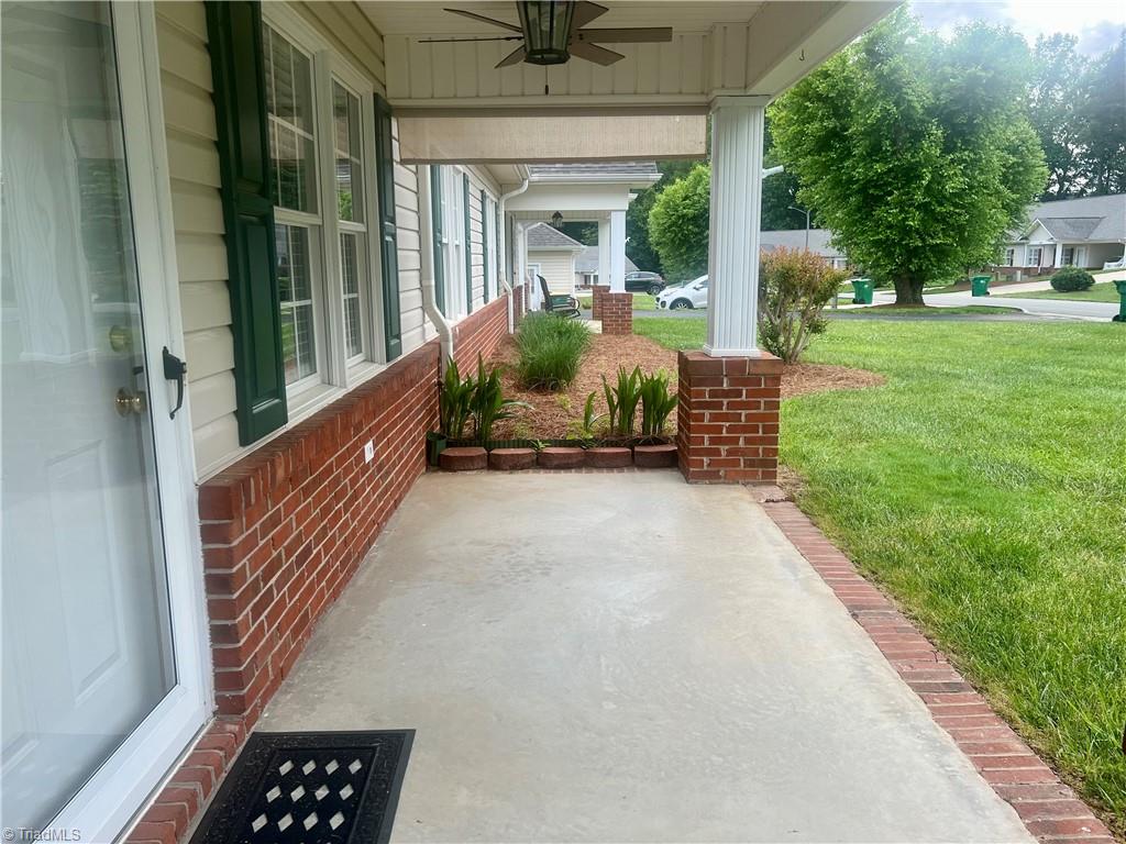 258 S Boyles Street, Pilot Mountain, North Carolina image 3