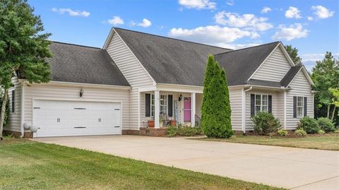 Single Family Residence in Burlington NC 109 Cale Drive.jpg