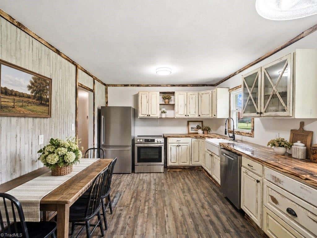 Photo of 141 Lowell Street, Lexington, NC 27295 (MLS # 1230417)
