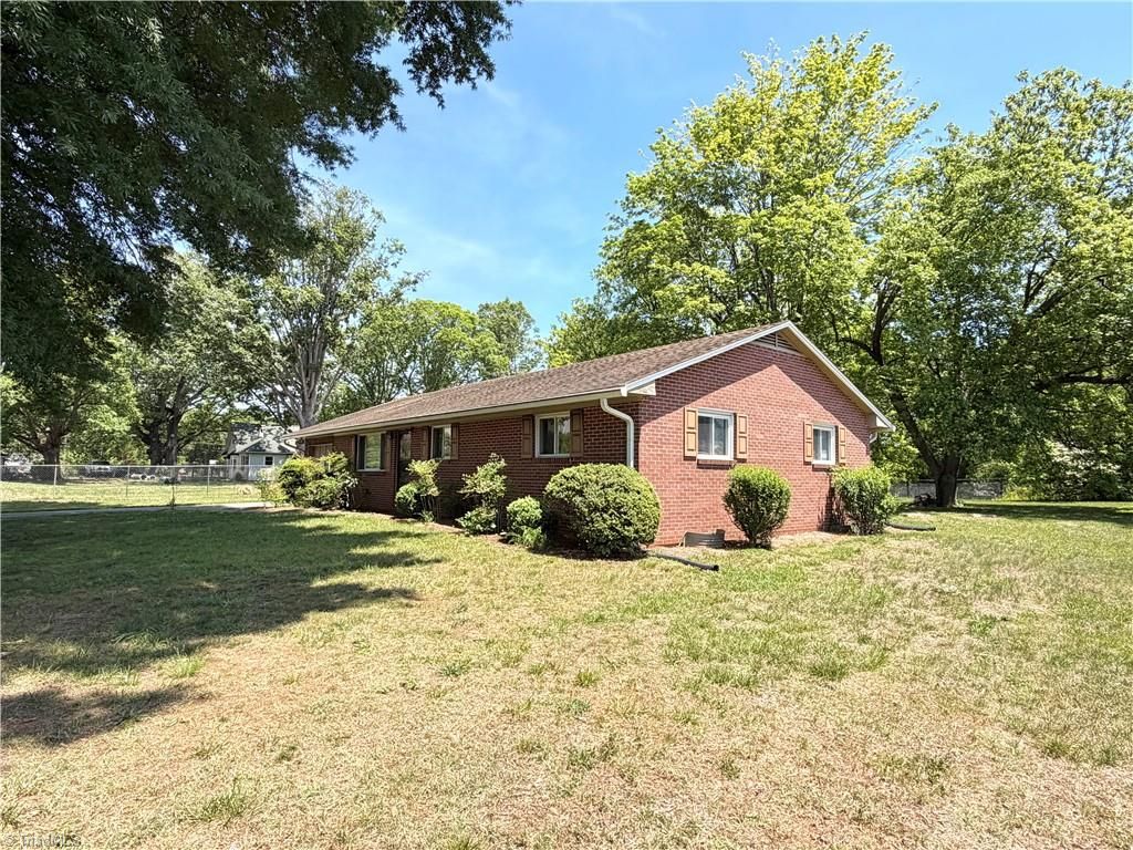Photo of 531 Lawrence Ridge RDG, Lewisville, NC 27023 (MLS # 1218429)