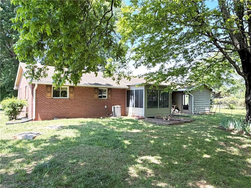Photo of 531 Lawrence Ridge RDG, Lewisville, NC 27023 (MLS # 1218429)