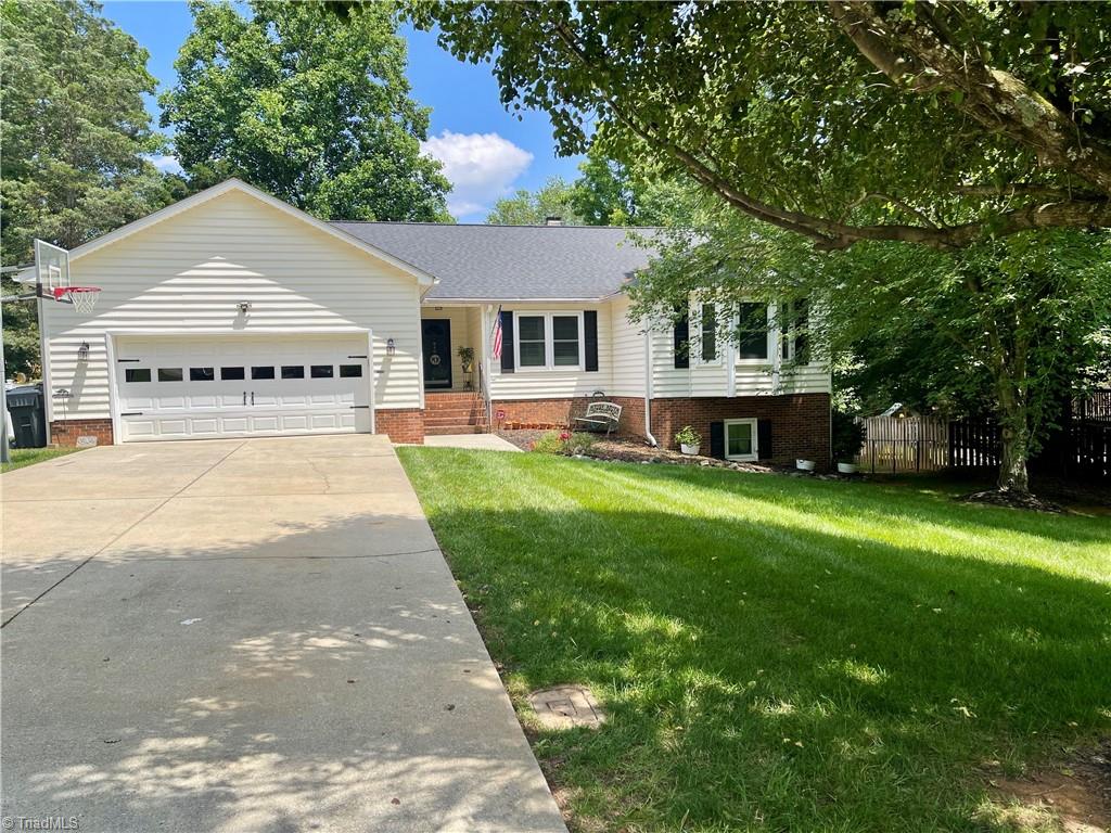 940 Huntington Run Lane, Kernersville, North Carolina image 2