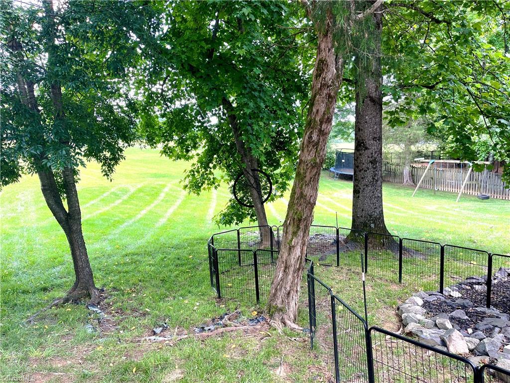 940 Huntington Run Lane, Kernersville, North Carolina image 12