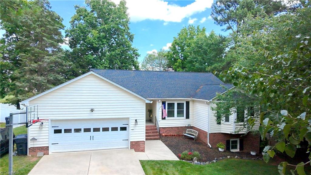 940 Huntington Run Lane, Kernersville, North Carolina image 1