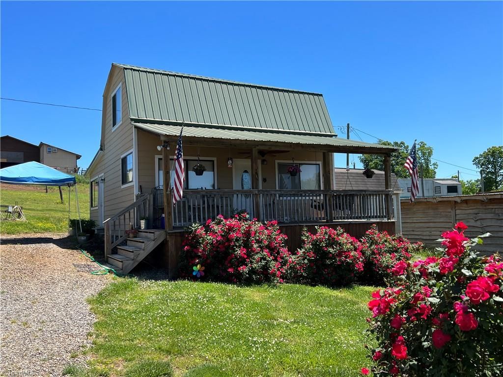 Photo of 105 Filly Trail, Statesville, NC 28625 (MLS # 1211215)