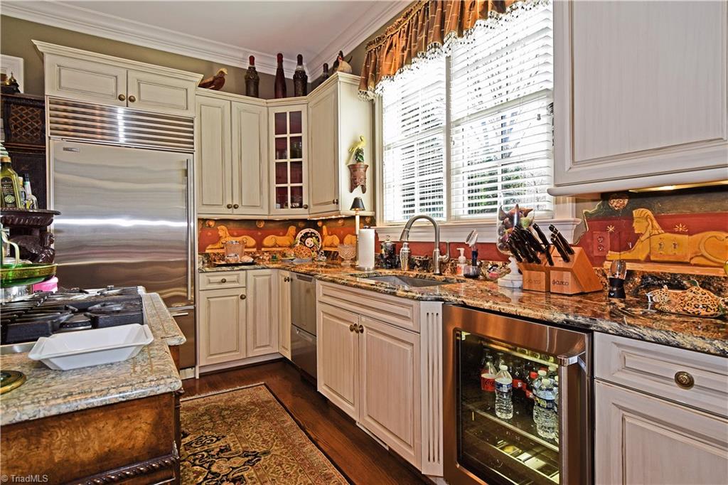 Greensboro, North Carolina 27410, United States, 5 Bedrooms Bedrooms, ,5 BathroomsBathrooms,Residential,Pending,24485