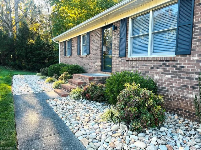 439 Oak Ridge Drive, photo 3 of 48