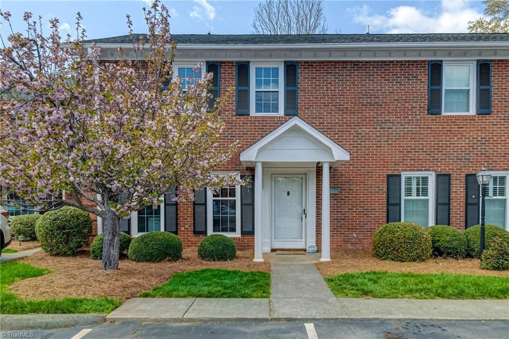 Photo of 4984 Chrisfield Lane, Winston-Salem, NC 27104 (MLS # 1214369)