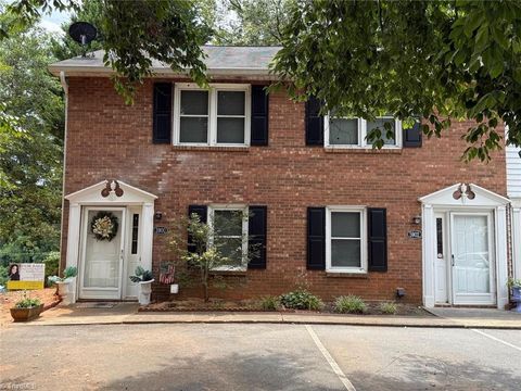 Condo For Sale - 5900 King Charles Court<br/> Forsyth County, Clemmons, NC 27012