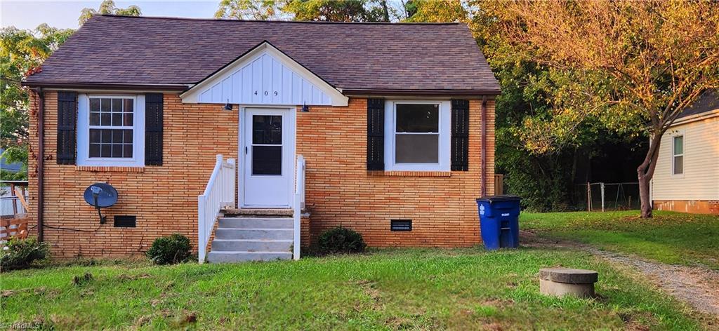 View Winston-Salem, NC 27105 house