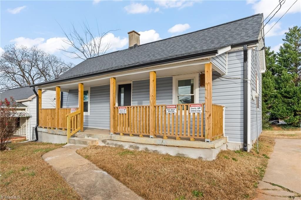 Photo of 511 N Dunleith Avenue, Winston-Salem, NC 27101 (MLS # 1203521)