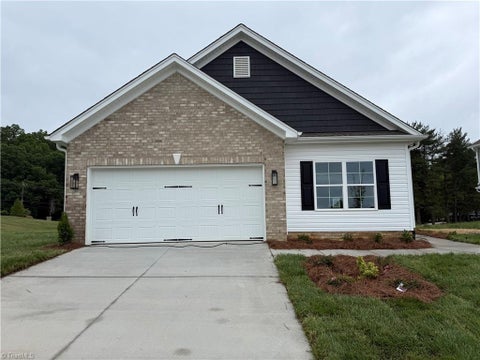 Homes For Sale - 2811 Berwick Valley Drive<br/> Winston-Salem, NC 27127