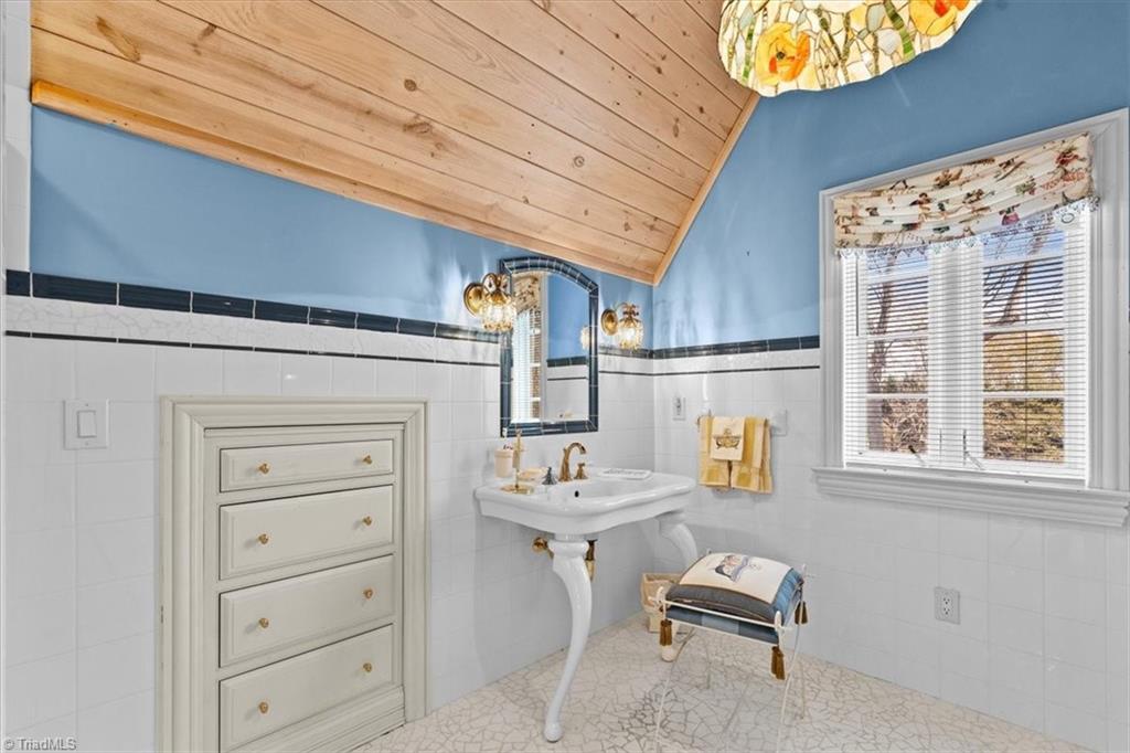 Browns Summit, North Carolina, 27214, United States, 4 Bedrooms Bedrooms, ,5 BathroomsBathrooms,Residential,Active,2036365