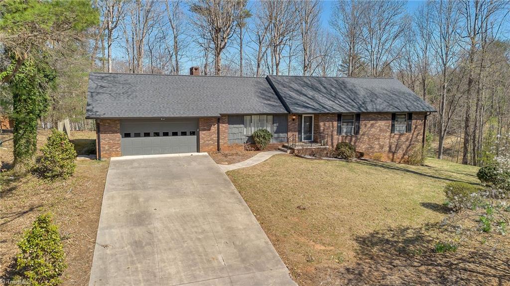 207 Cedar Lane, North Wilkesboro, North Carolina image 1