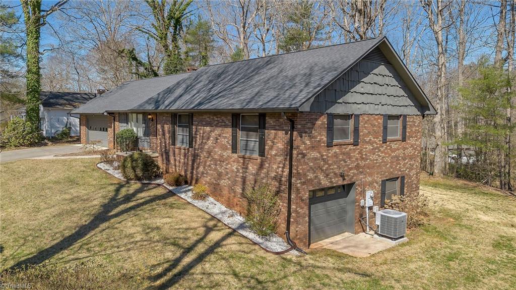 207 Cedar Lane, North Wilkesboro, North Carolina image 3