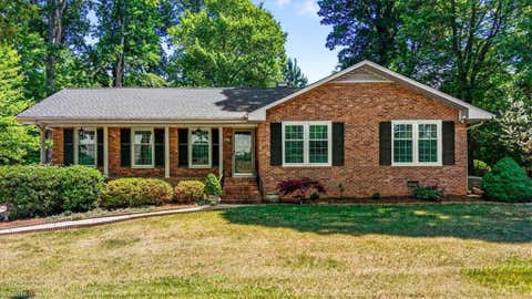Homes For Sale - 1912 Strathmore Drive<br/> Greensboro, NC 27410