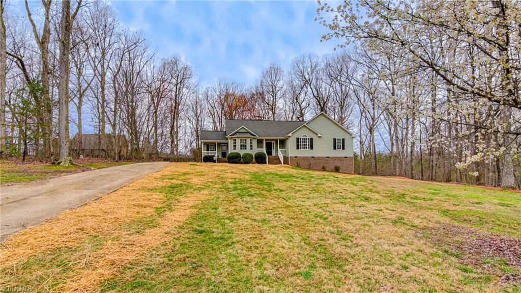 Photo 5 of 32 of 4210 Crooked Creek Road house