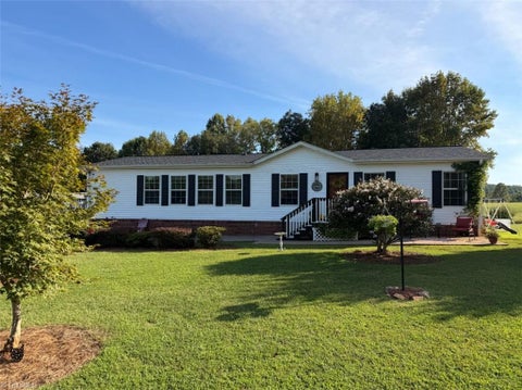 Mobile Home For Sale - 3535 Forbush View Lane<br/> East Bend, NC 27018