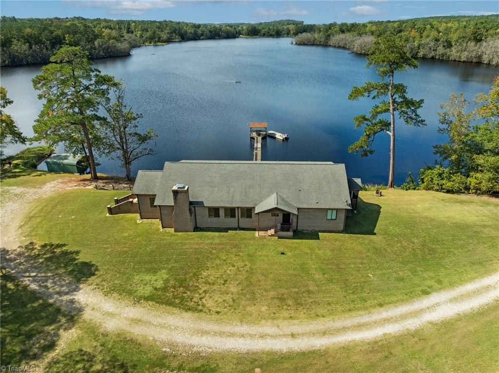 Photo of 709 Everetts Mill Road, Rockingham, NC 28379 (MLS # 1199195)