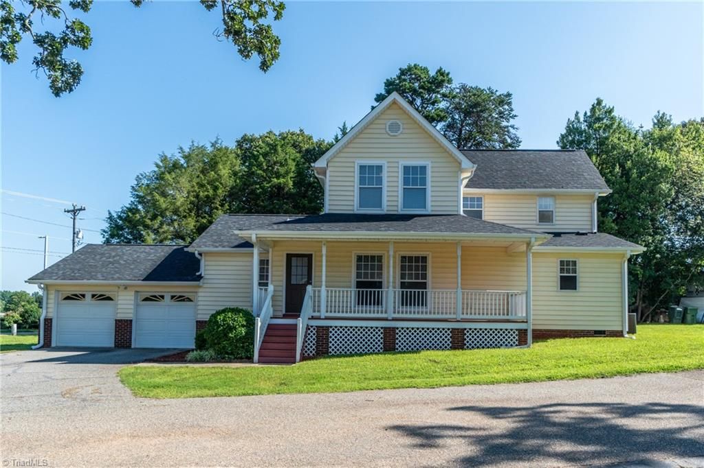 Photo of 101 Windsor Gate Court, Winston-Salem, NC 27104 (MLS # 1212707)