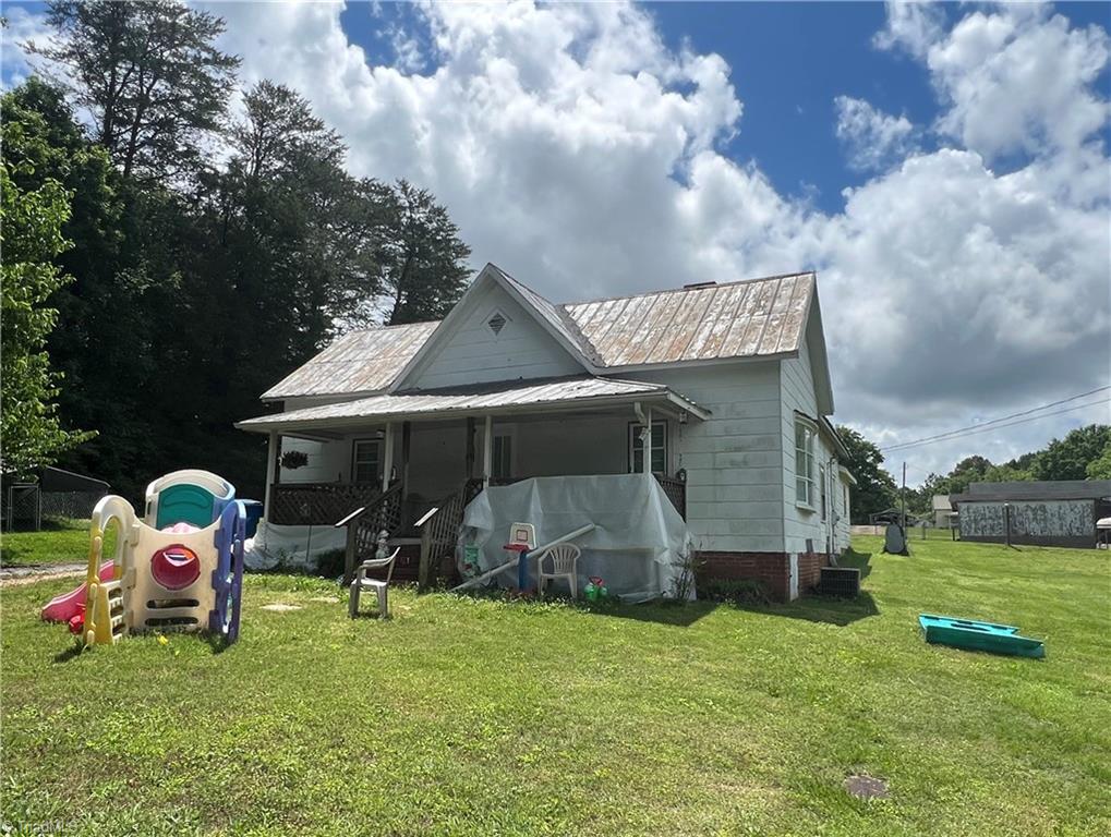560 Cox Street, Ramseur, North Carolina image 3