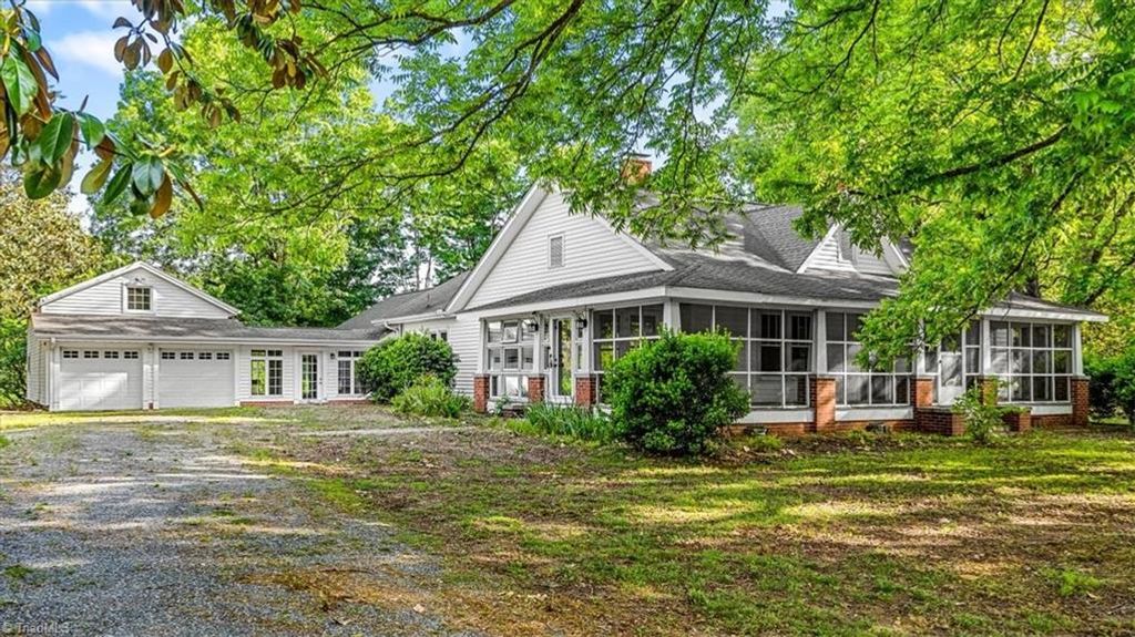 Photo of 1212 Ritters Lake Road, Greensboro, NC 27406 (MLS # 1220277)