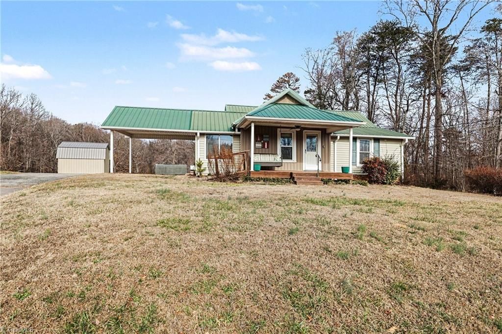 Photo of 4717 Kernersville Road, Kernersville, NC 27284 (MLS # 1206817)
