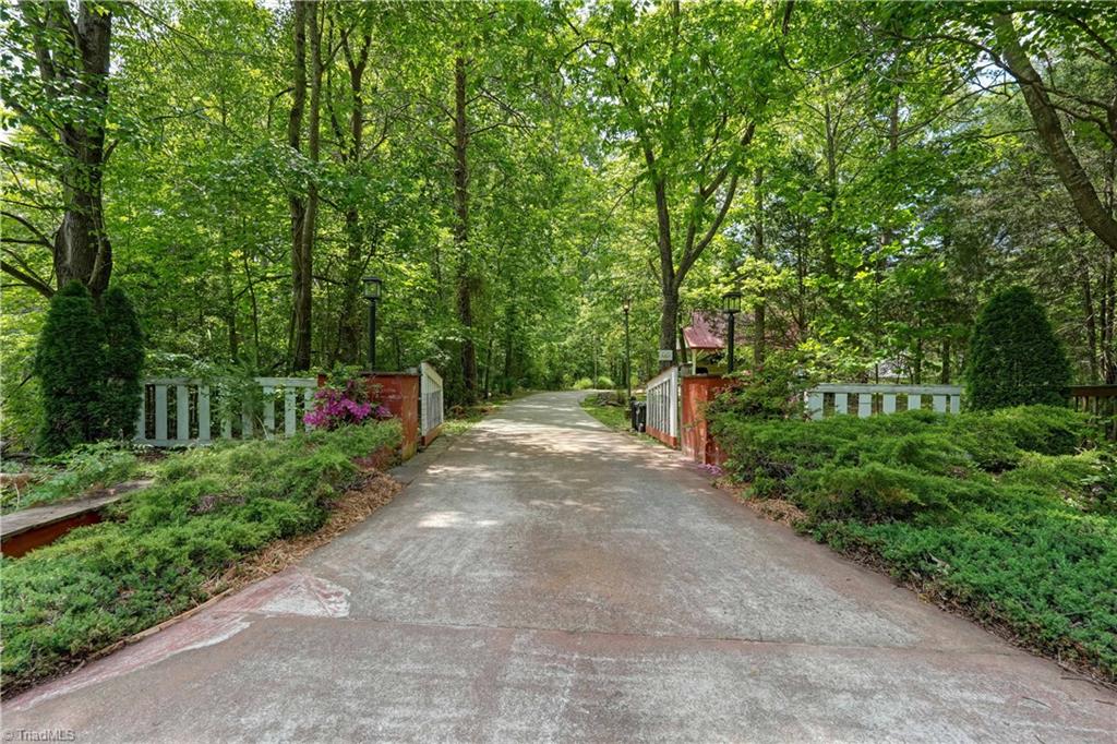 1804 Townsend Forest Lane, Browns Summit, North Carolina image 2