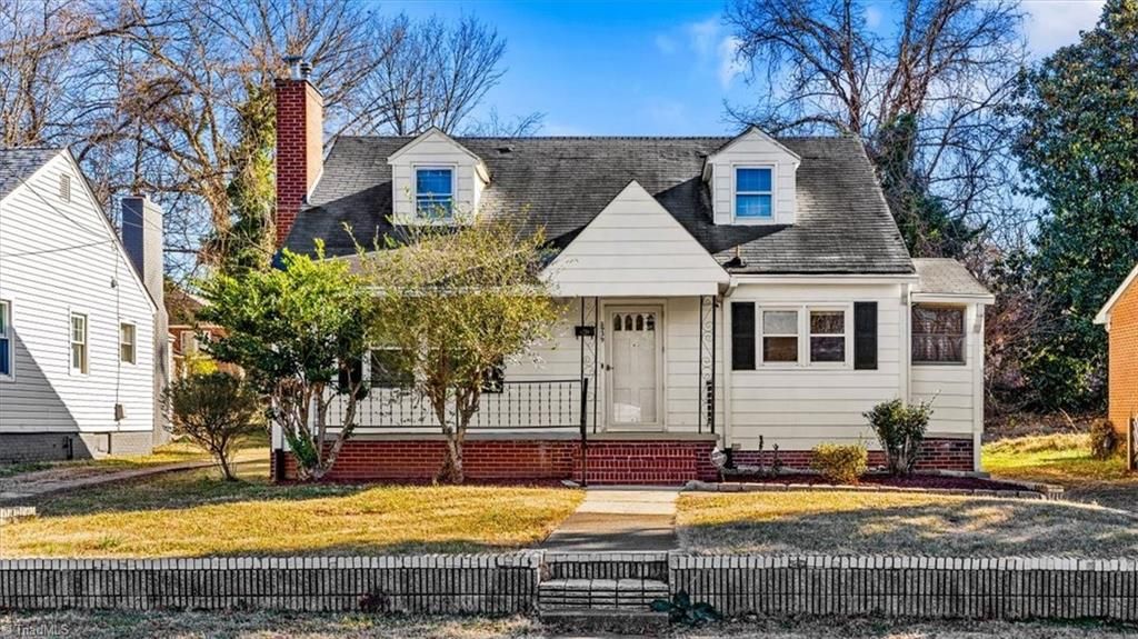 Photo of 2939 Gilmer Avenue NE, Winston-Salem, NC 27105 (MLS # 1207257)