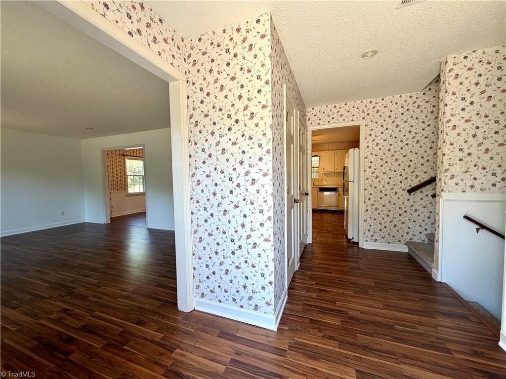 Photo of 404 Irving Park Court, Kernersville, NC 27284 (MLS # 1220393)