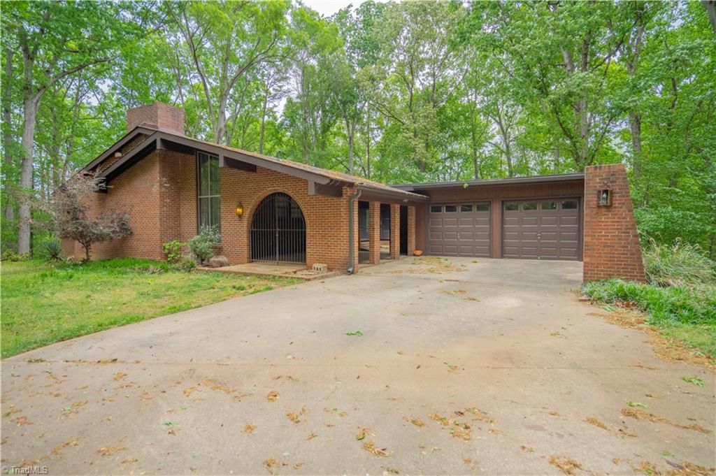 Photo of 166 Larkspur Lane, Lexington, NC 27292 (MLS # 1216944)