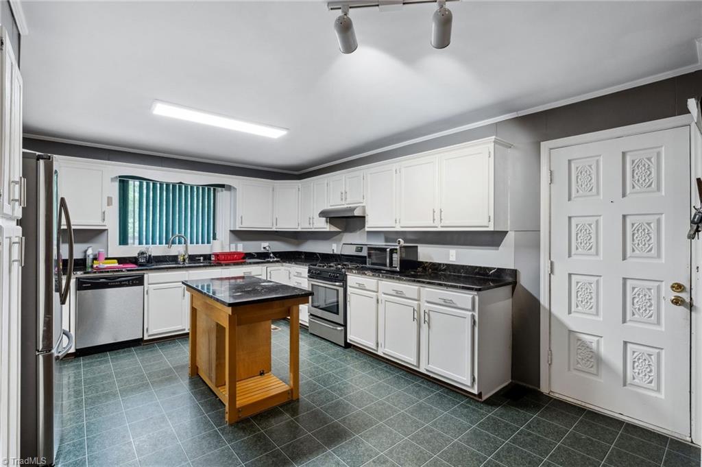 919 Overbrook Drive, Thomasville, North Carolina image 3