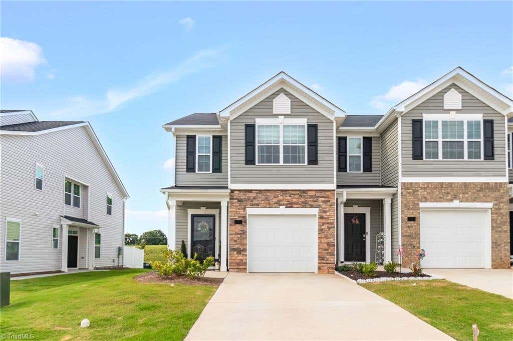 Photo of 1196 Evelynnview Lane, Kernersville, NC 27284 (MLS # 1229474)